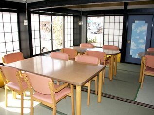 介護用椅子・施設テーブル納品例 総社の杜 様